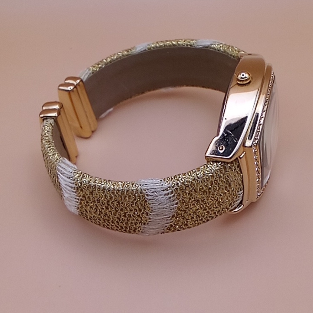 P.O.V. Quartz Watch - Picture 4 of 5